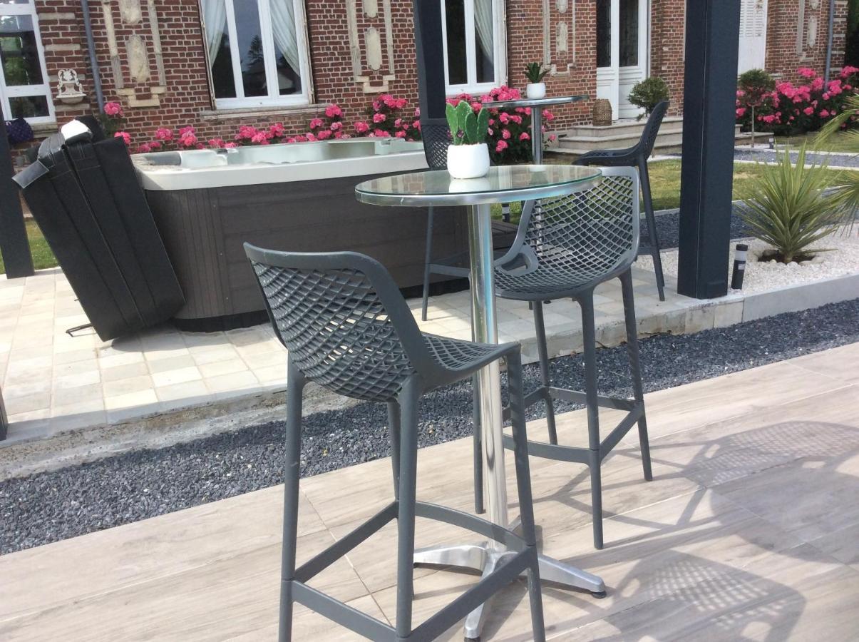 L'Hostellerie Du Chateau Mesnil-Saint-Nicaise Esterno foto